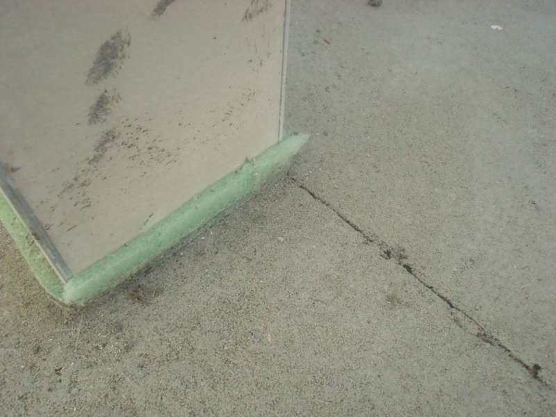 BAU.DE / BAU-Forum: 2. Bild zu Frage "Estrich Kellenschnitt oder Dehnungsfuge? Gr&ouml;&szlig;e, Fu&szlig;bodenheizung & Fliesen" im BAU-Forum "Estrich und Bodenbel&auml;ge"