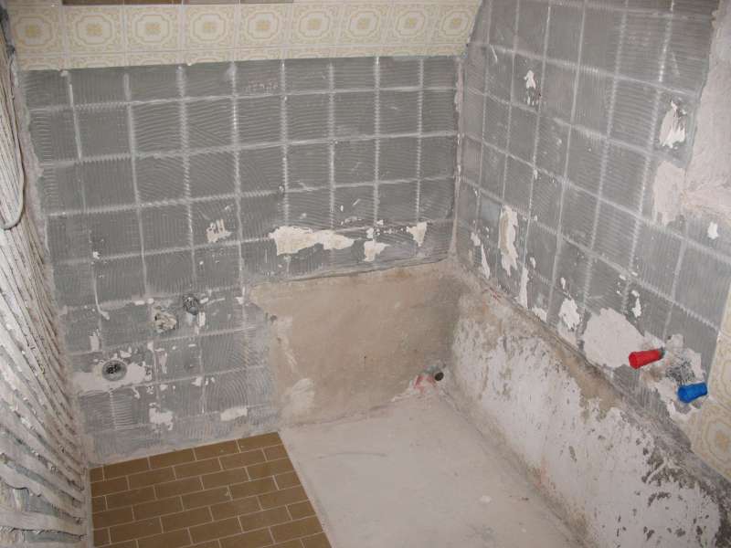 BAU.DE / BAU-Forum: 1. Bild zu Frage "Badsanierung Altbau: Bodenaufbau, Estrich & Abdichtung im 30er-Jahre Haus" im BAU-Forum "Estrich und Bodenbel&auml;ge"