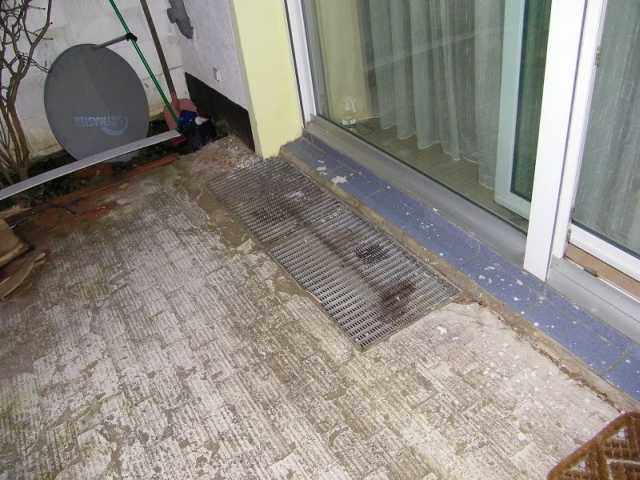 BAU.DE / BAU-Forum: 2. Bild zu Frage "Terrasse pflastern & &uuml;berdachen: Kosten, Materialien & Vorgehen bei Betonschicht?" im BAU-Forum "Estrich und Bodenbel&auml;ge"