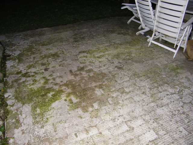 BAU.DE / BAU-Forum: 3. Bild zu Frage "Terrasse pflastern & &uuml;berdachen: Kosten, Materialien & Vorgehen bei Betonschicht?" im BAU-Forum "Estrich und Bodenbel&auml;ge"