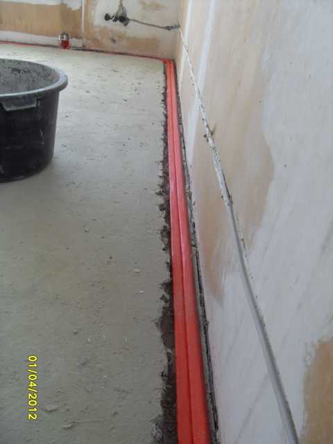 BAU.DE / BAU-Forum: 2. Bild zu Frage "Estrich reparieren nach Heizungsrohrverlegung: Anleitung, Material & Kosten sparen?" im BAU-Forum "Estrich und Bodenbeläge" BAU.DE / BAU-Forum: 2. Bild zu Frage "Estrich reparieren nach Heizungsrohrverlegung: Anleitung, Material & Kosten sparen?" im BAU-Forum "Estrich und Bodenbeläge"