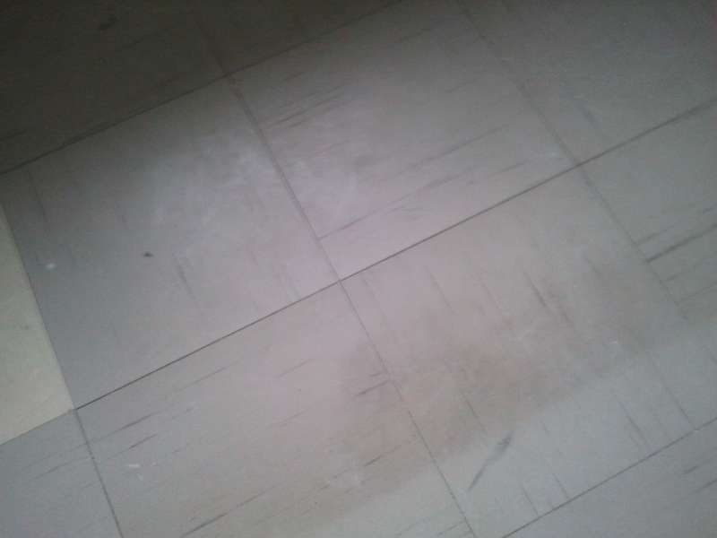 BAU.DE / BAU-Forum: 2. Bild zu Frage "Asbest in PVC-Bodenplatten? Wohnung Bj. 1981 &ndash; Erkennung, Gefahren & Sanierungskosten?" im BAU-Forum "Estrich und Bodenbel&auml;ge"