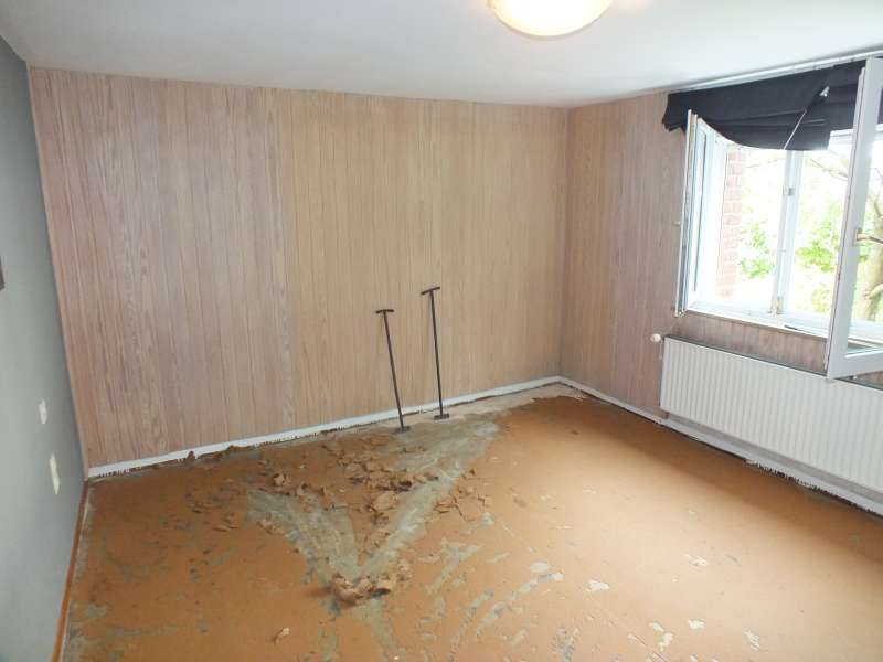 BAU.DE / BAU-Forum: 1. Bild zu Frage "PVC/Linoleum Boden entfernt: Asbestgefahr? Geruch, Entsorgung & Risiken im Altbau" im BAU-Forum "Estrich und Bodenbel&auml;ge"