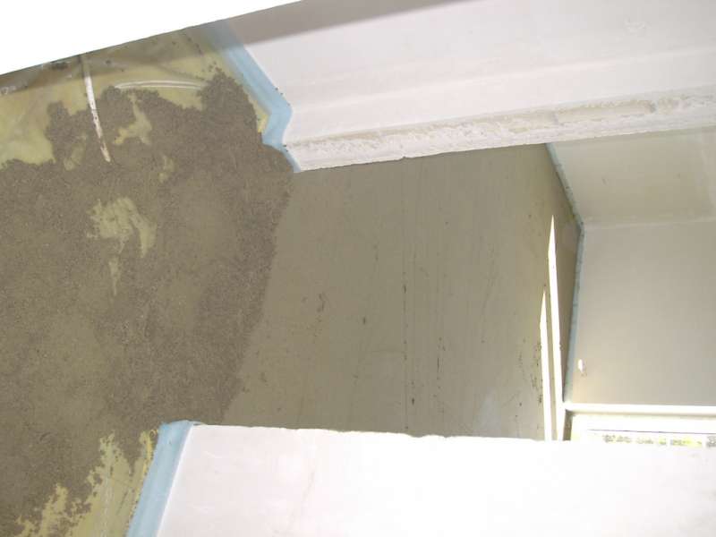 BAU.DE / BAU-Forum: 1. Bild zu Antwort "Fotos: Anschlussfugen mit M&ouml;rtel &ndash; Baudokumentation 2005" auf die Frage "Anschlussfugen mit M&ouml;rtel statt Silikon: Schallprobleme, Sanierung & Alternativen?" im BAU-Forum "Estrich und Bodenbel&auml;ge"