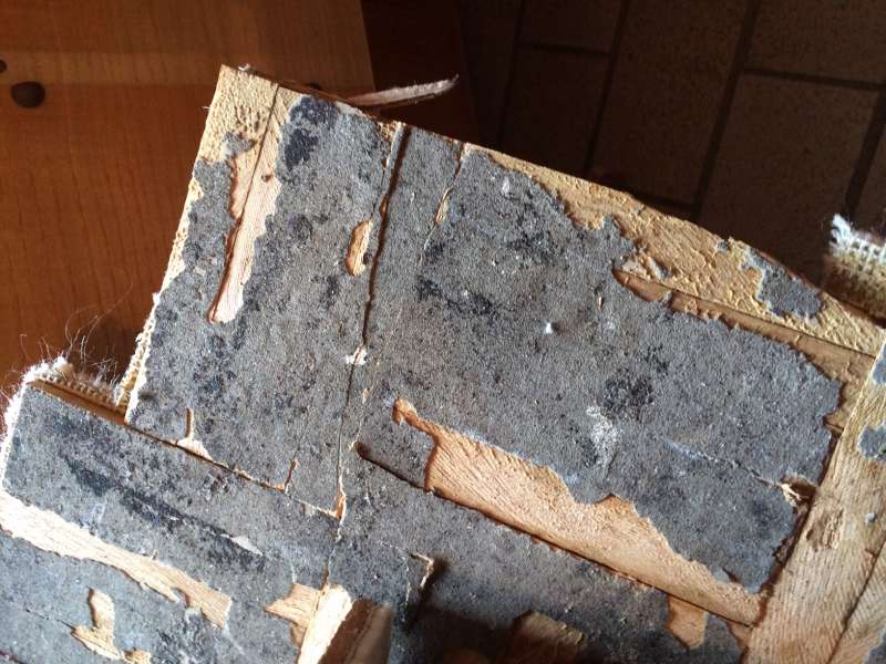 BAU.DE / BAU-Forum: 4. Bild zu Frage "PAK unter Parkett gefunden: Gesundheitsrisiko, Sanierung & Analyse alter Kleber?" im BAU-Forum "Estrich und Bodenbeläge" BAU.DE / BAU-Forum: 4. Bild zu Frage "PAK unter Parkett gefunden: Gesundheitsrisiko, Sanierung & Analyse alter Kleber?" im BAU-Forum "Estrich und Bodenbeläge"