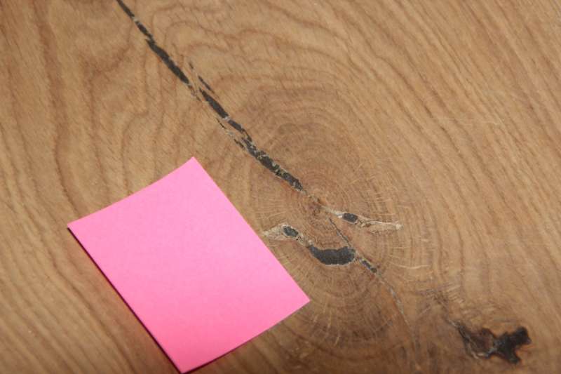 BAU.DE / BAU-Forum: 2. Bild zu Frage "Parkett Astl&ouml;cher mangelhaft verkittet: Ursachen, Risiken & Sanierungskosten?" im BAU-Forum "Estrich und Bodenbel&auml;ge"