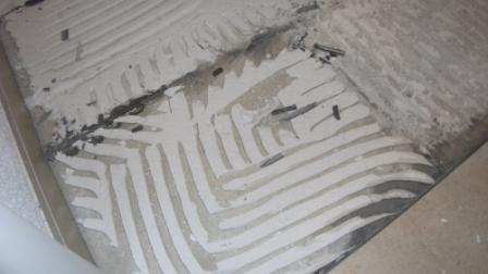 BAU.DE / BAU-Forum: 2. Bild zu Antwort "Erg&auml;nzung Korrektur" auf die Frage "Steinzeugfliesen Mittelbettverlegung: Was ist zu beachten? Kosten, Material & Tipps" im BAU-Forum "Estrich und Bodenbel&auml;ge"