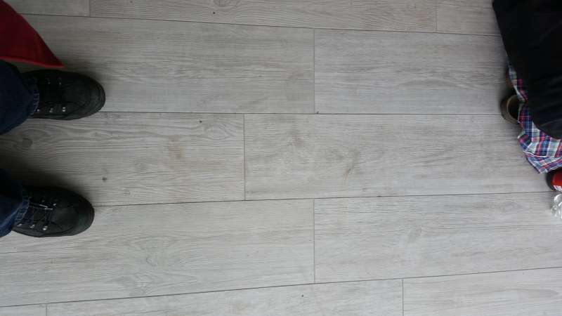 BAU.DE / BAU-Forum: 1. Bild zu Antwort "Ein paar Fotos" auf die Frage "Fliesen im wilden Verband verlegen: Regeln, Muster & zulässige Abweichungen?" im BAU-Forum "Estrich und Bodenbeläge" BAU.DE / BAU-Forum: 1. Bild zu Antwort "Ein paar Fotos" auf die Frage "Fliesen im wilden Verband verlegen: Regeln, Muster & zulässige Abweichungen?" im BAU-Forum "Estrich und Bodenbeläge"