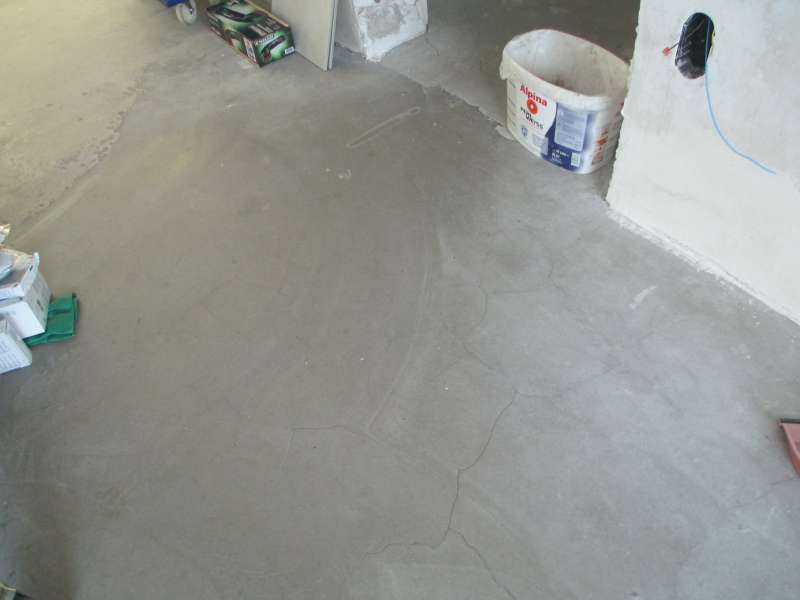 BAU.DE / BAU-Forum: 2. Bild zu Frage "Estrich erneuern auf Holzbalkendecke: Risiken, Luftfeuchtigkeit & Alternativen?" im BAU-Forum "Estrich und Bodenbeläge" BAU.DE / BAU-Forum: 2. Bild zu Frage "Estrich erneuern auf Holzbalkendecke: Risiken, Luftfeuchtigkeit & Alternativen?" im BAU-Forum "Estrich und Bodenbeläge"