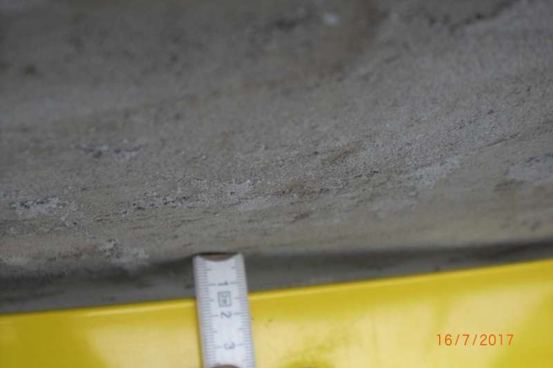 BAU.DE / BAU-Forum: 4. Bild zu Antwort "Am ersten Tag wurde die Mauer..." auf die Frage "Gartentreppe verputzen & fliesen: Wie eben muss die Wand sein? Anleitung & Tipps" im BAU-Forum "Estrich und Bodenbel&auml;ge"