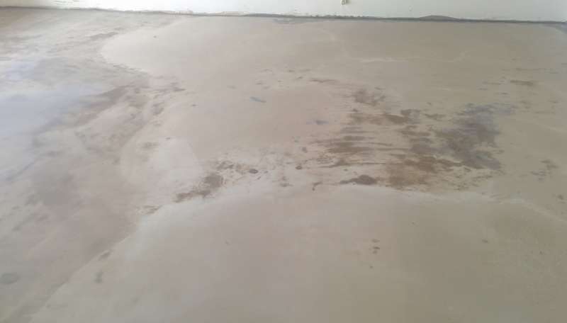 BAU.DE / BAU-Forum: 1. Bild zu Antwort "Wieder Probleme..." auf die Frage "Gelbliche Nivellierspachtel: Ursachen, Risiken & Qualit&auml;tspr&uuml;fung der Spachtelmasse?" im BAU-Forum "Estrich und Bodenbel&auml;ge"