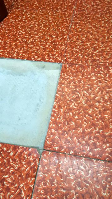 BAU.DE / BAU-Forum: 1. Bild zu Frage "Haus Baujahr 77/78 PVC-Fliesen Asbest?" im BAU-Forum "Estrich und Bodenbel&auml;ge"