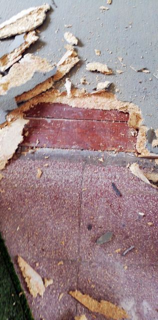 BAU.DE / BAU-Forum: 1. Bild zu Frage "genagelte (ankern&auml;gel) MDF Platten unter geklebtem Teppich... was tun" im BAU-Forum "Estrich und Bodenbel&auml;ge"