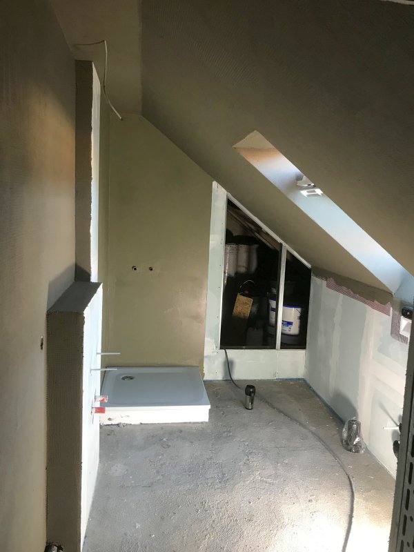 BAU.DE / BAU-Forum: 2. Bild zu Antwort "Antwort" auf die Frage "Estrich-Unebenheiten ausgleichen: Welche Ausgleichsmasse bei 4 cm H&ouml;henunterschied?" im BAU-Forum "Estrich und Bodenbel&auml;ge"