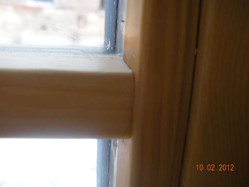 BAU.DE / BAU-Forum: 2. Bild zu Frage "Aufgesiegelte Fenstersprossen: Mangelhafte Ausf&uuml;hrung, Ursachen & Rechte?" im BAU-Forum "Fenster und Au&szlig;ent&uuml;ren"