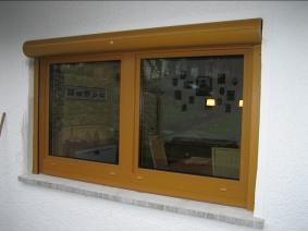 BAU.DE / BAU-Forum: 2. Bild zu Antwort "Roma Jalousien: Spalt im Vorbaukasten &ndash; Kein Mangel, kein Vogel!" auf die Frage "Roma Jalousien: Gro&szlig;er Spalt im Rollladenkasten &ndash; Ursachen, L&ouml;sungen & Reklamation?" im BAU-Forum "Fenster und Au&szlig;ent&uuml;ren"