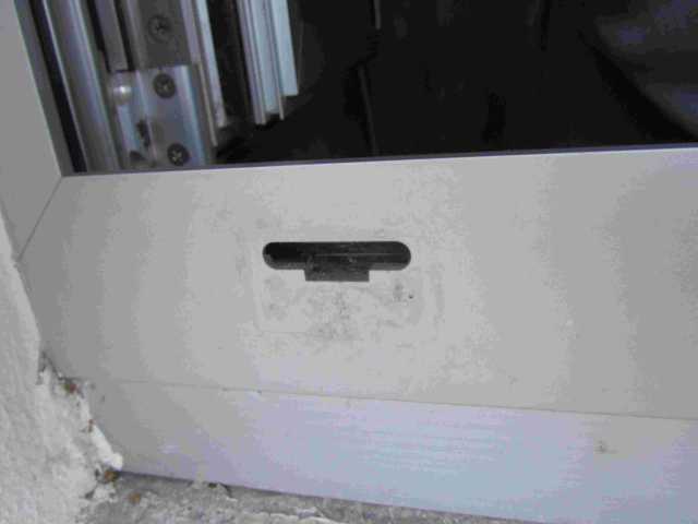 BAU.DE / BAU-Forum: 1. Bild zu Frage "Wasserspitzkappen für Fensterlüftungsschlitze finden: Maße, Modelle & Bezugsquellen?" im BAU-Forum "Fenster und Außentüren" BAU.DE / BAU-Forum: 1. Bild zu Frage "Wasserspitzkappen für Fensterlüftungsschlitze finden: Maße, Modelle & Bezugsquellen?" im BAU-Forum "Fenster und Außentüren"