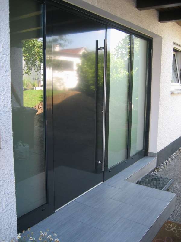 BAU.DE / BAU-Forum: 2. Bild zu Antwort "Kunststofft&uuml;r Riss: Innenwand &ndash; Stabilit&auml;t & Risikobewertung" auf die Frage "K&ouml;mmerling Kunststofft&uuml;r: Riss im T&uuml;rfl&uuml;gel &ndash; Optischer oder technischer Mangel? Ursachen & L&ouml;sungen" im BAU-Forum "Fenster und Au&szlig;ent&uuml;ren"