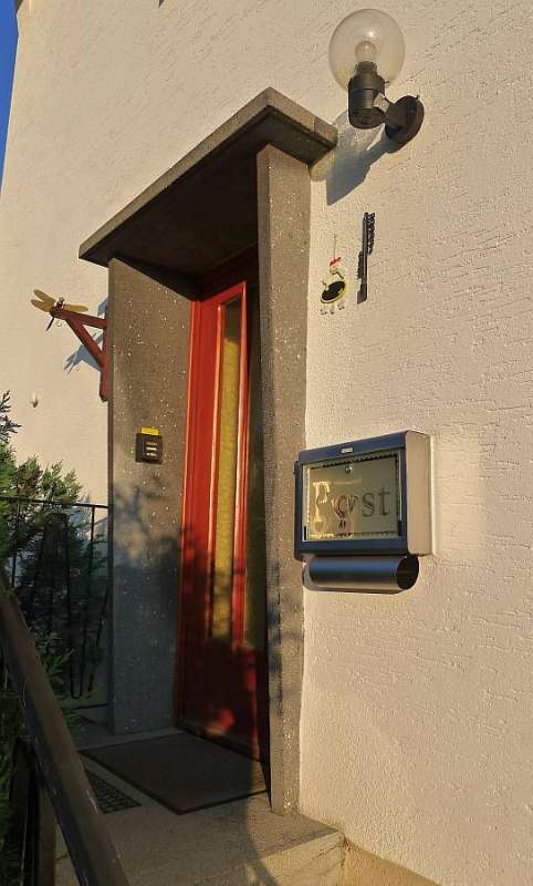 BAU.DE / BAU-Forum: 1. Bild zu Frage "Alter Haust&uuml;r-Windfang: Verkleiden, Verputzen oder Entfernen? Ideen, Kosten & Tipps" im BAU-Forum "Fenster und Au&szlig;ent&uuml;ren"