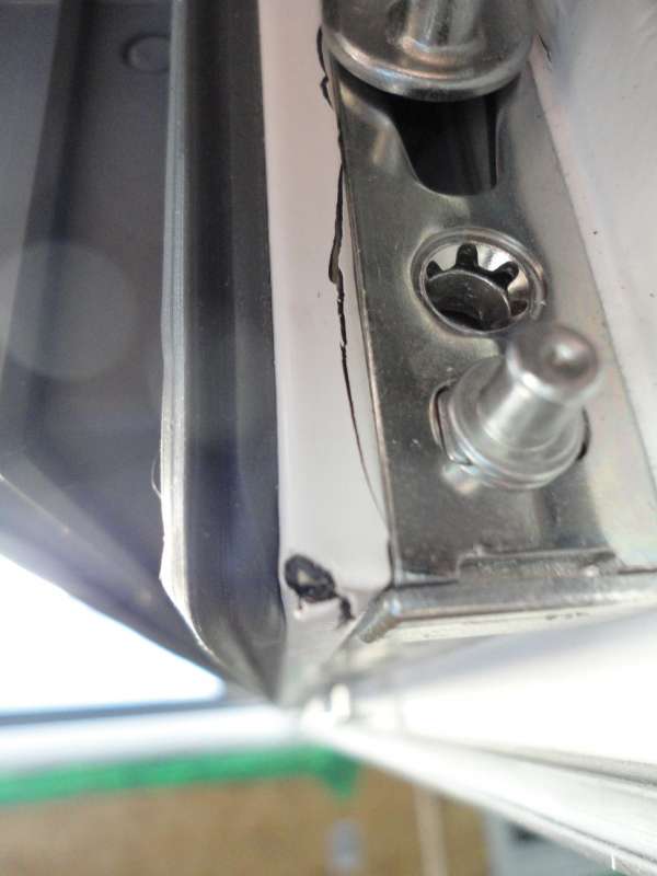 BAU.DE / BAU-Forum: 5. Bild zu Frage "Holz-Alufenster mit Lacksch&auml;den: Ursachen, Rechte & Vorgehen bei M&auml;ngeln?" im BAU-Forum "Fenster und Au&szlig;ent&uuml;ren"