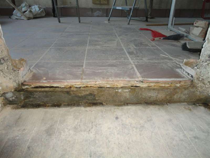 BAU.DE / BAU-Forum: 3. Bild zu Frage "Neue Balkont&uuml;re wasserdicht einbauen in alten Balkon?" im BAU-Forum "Fenster und Au&szlig;ent&uuml;ren"