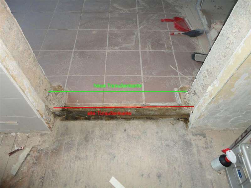 BAU.DE / BAU-Forum: 1. Bild zu Antwort "&Uuml;bersicht" auf die Frage "Balkont&uuml;r wasserdicht einbauen: Abdichtung, Gef&auml;lle & Risiken bei Altbauten?" im BAU-Forum "Fenster und Au&szlig;ent&uuml;ren"