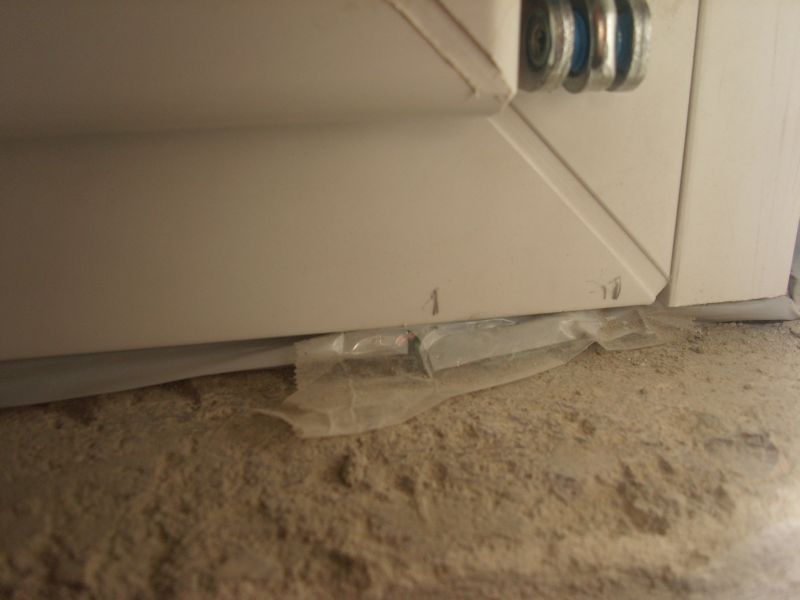 BAU.DE / BAU-Forum: 1. Bild zu Frage "Fenstereinbau mit Klotz und IsoBloc-Band: Was ist zu beachten?" im BAU-Forum "Fenster und Außentüren" BAU.DE / BAU-Forum: 1. Bild zu Frage "Fenstereinbau mit Klotz und IsoBloc-Band: Was ist zu beachten?" im BAU-Forum "Fenster und Außentüren"