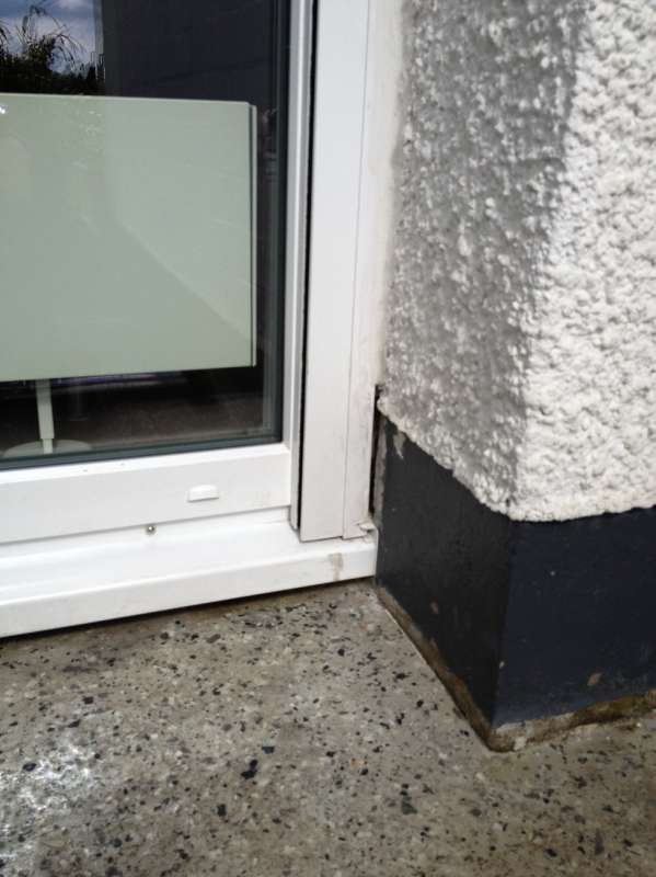 BAU.DE / BAU-Forum: 4. Bild zu Frage "Fensteranschluss an Heraklith Bauschaum ausreichend?" im BAU-Forum "Fenster und Au&szlig;ent&uuml;ren"