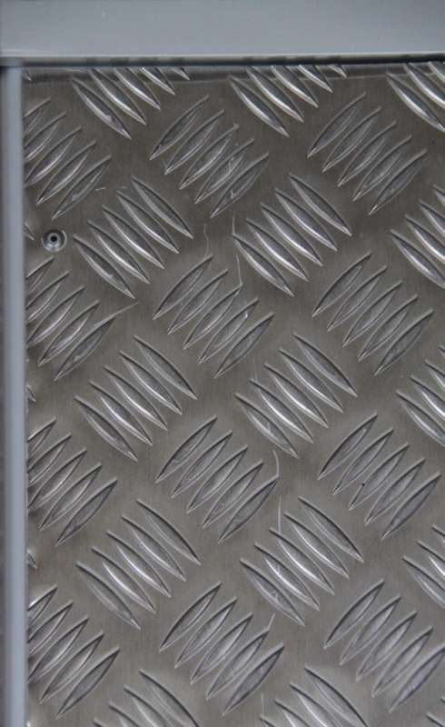 BAU.DE / BAU-Forum: 1. Bild zu Frage "Dubiose Außenfensterbänke bei Terrassentüren" im BAU-Forum "Fenster und Außentüren" BAU.DE / BAU-Forum: 1. Bild zu Frage "Dubiose Außenfensterbänke bei Terrassentüren" im BAU-Forum "Fenster und Außentüren"