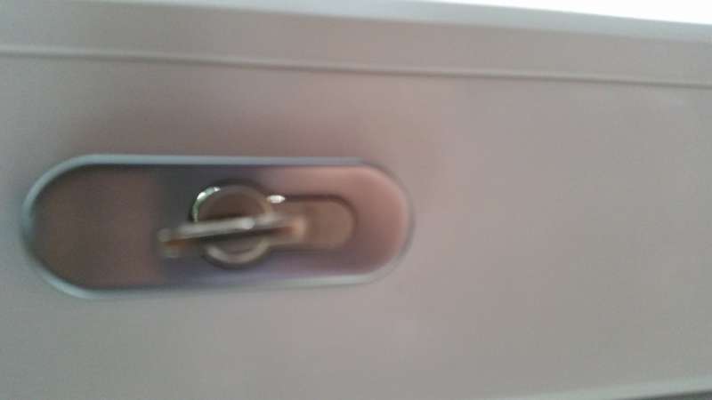 BAU.DE / BAU-Forum: 1. Bild zu Frage "PZ Schloss Ausfräsung Mangel?" im BAU-Forum "Fenster und Außentüren" BAU.DE / BAU-Forum: 1. Bild zu Frage "PZ Schloss Ausfräsung Mangel?" im BAU-Forum "Fenster und Außentüren"