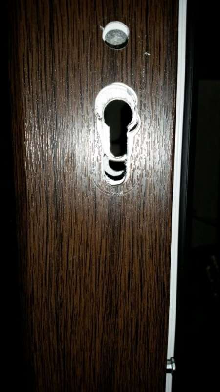 BAU.DE / BAU-Forum: 4. Bild zu Frage "PZ Schloss Ausfräsung Mangel?" im BAU-Forum "Fenster und Außentüren" BAU.DE / BAU-Forum: 4. Bild zu Frage "PZ Schloss Ausfräsung Mangel?" im BAU-Forum "Fenster und Außentüren"