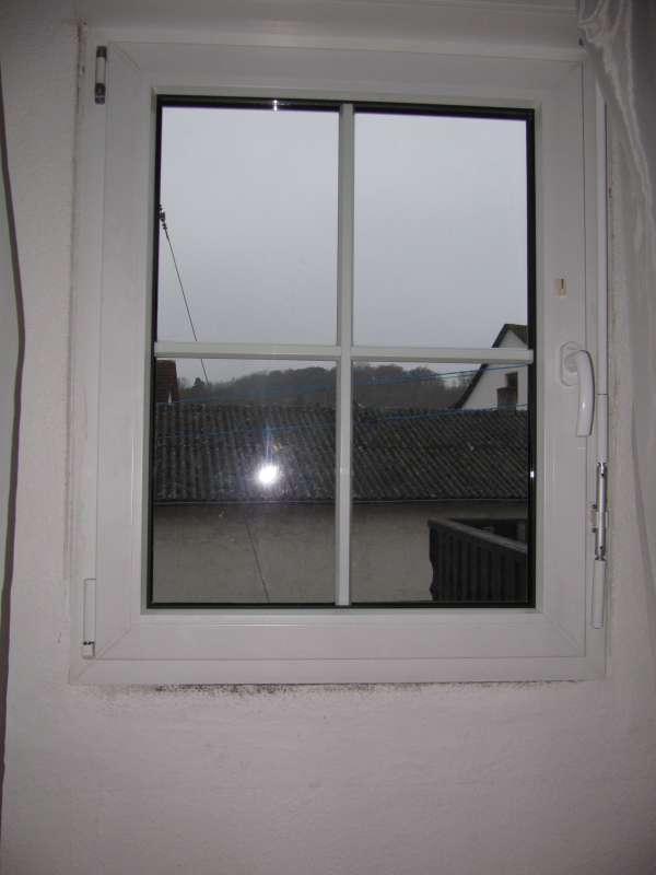 BAU.DE / BAU-Forum: 1. Bild zu Frage "Schimmel am Fenster" im BAU-Forum "Fenster und Außentüren" BAU.DE / BAU-Forum: 1. Bild zu Frage "Schimmel am Fenster" im BAU-Forum "Fenster und Außentüren"