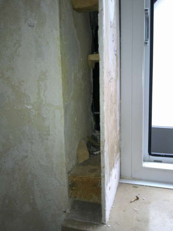 BAU.DE / BAU-Forum: 1. Bild zu Frage "Neue Fenster / Großer Spalt zwischen Fenster und Mauerwerk / Vorstehende Verputzung /" im BAU-Forum "Fenster und Außentüren" BAU.DE / BAU-Forum: 1. Bild zu Frage "Neue Fenster / Großer Spalt zwischen Fenster und Mauerwerk / Vorstehende Verputzung /" im BAU-Forum "Fenster und Außentüren"