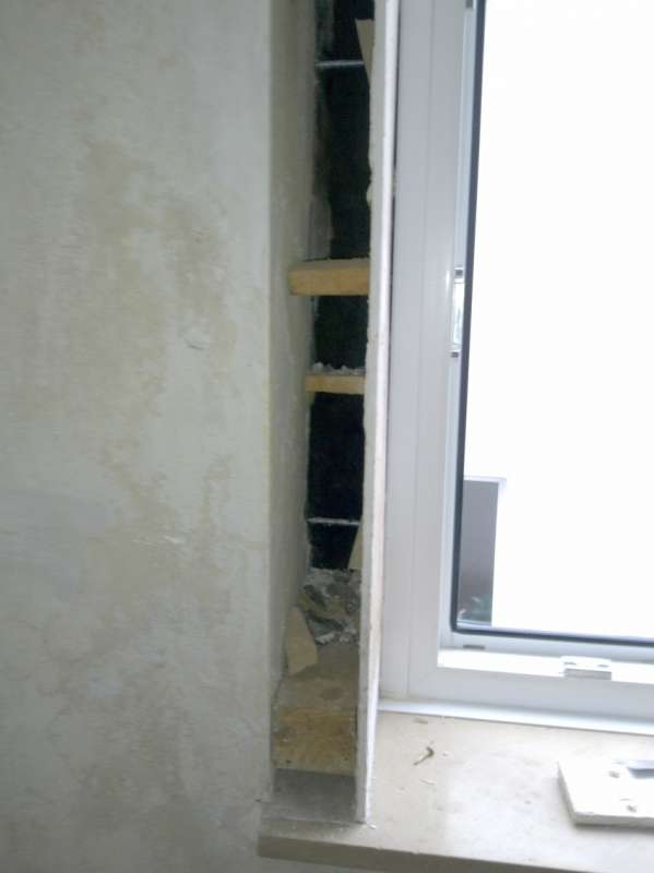 BAU.DE / BAU-Forum: 3. Bild zu Frage "Neue Fenster / Großer Spalt zwischen Fenster und Mauerwerk / Vorstehende Verputzung /" im BAU-Forum "Fenster und Außentüren" BAU.DE / BAU-Forum: 3. Bild zu Frage "Neue Fenster / Großer Spalt zwischen Fenster und Mauerwerk / Vorstehende Verputzung /" im BAU-Forum "Fenster und Außentüren"