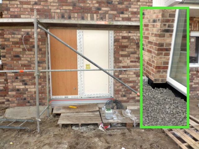 BAU.DE / BAU-Forum: 1. Bild zu Frage "Haust&uuml;r &nbsp;-&nbsp; &auml;u&szlig;ere Abdichtung der Schwelle &uuml;berhaupt vorhanden?" im BAU-Forum "Fenster und Au&szlig;ent&uuml;ren"