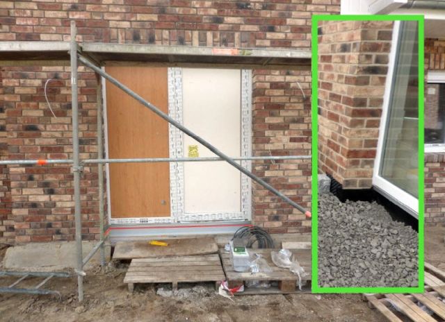 BAU.DE / BAU-Forum: 3. Bild zu Frage "Haust&uuml;r &nbsp;-&nbsp; &auml;u&szlig;ere Abdichtung der Schwelle &uuml;berhaupt vorhanden?" im BAU-Forum "Fenster und Au&szlig;ent&uuml;ren"