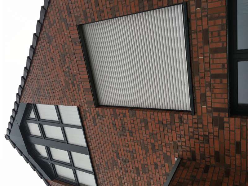 BAU.DE / BAU-Forum: 1. Bild zu Frage "Rolll&auml;den innen feucht / nass &nbsp;-&nbsp; au&szlig;en jedoch trocken" im BAU-Forum "Fenster und Au&szlig;ent&uuml;ren"