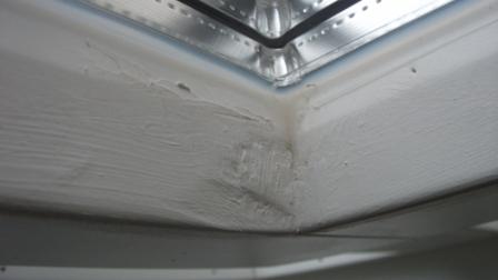 BAU.DE / BAU-Forum: 4. Bild zu Antwort "Nachtrag Foto Fensterm&auml;ngel" auf die Frage "Eigentumswohnung Abnahme: Checkliste, M&auml;ngelprotokoll & Rechte bei Baum&auml;ngeln?" im BAU-Forum "Fenster und Au&szlig;ent&uuml;ren"