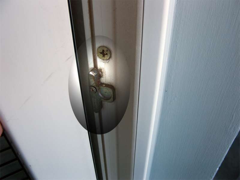 BAU.DE / BAU-Forum: 3. Bild zu Frage "Undichte Balkont&uuml;r reparieren" im BAU-Forum "Fenster und Au&szlig;ent&uuml;ren"