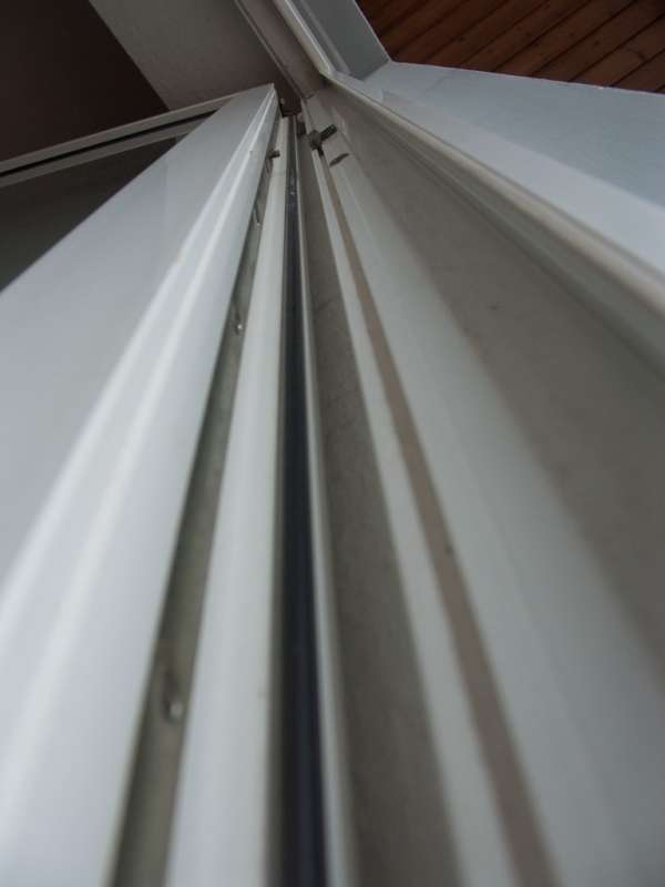 BAU.DE / BAU-Forum: 2. Bild zu Antwort "und hier noch ein paar" auf die Frage "Balkont&uuml;r undicht: Ursachen, Reparatur-M&ouml;glichkeiten & Kosten f&uuml;r Mieter?" im BAU-Forum "Fenster und Au&szlig;ent&uuml;ren"