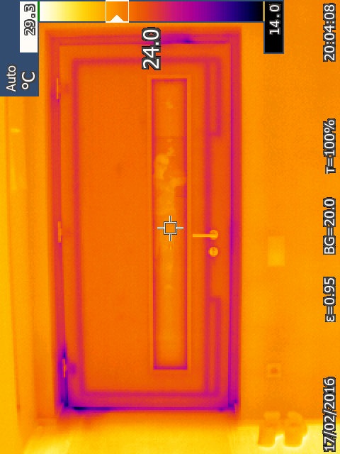 BAU.DE / BAU-Forum: 1. Bild zu Frage "Haustür Thermografie: Ausführung akzeptabel? Bewertung, Analyse & Richtwerte" im BAU-Forum "Fenster und Außentüren" BAU.DE / BAU-Forum: 1. Bild zu Frage "Haustür Thermografie: Ausführung akzeptabel? Bewertung, Analyse & Richtwerte" im BAU-Forum "Fenster und Außentüren"