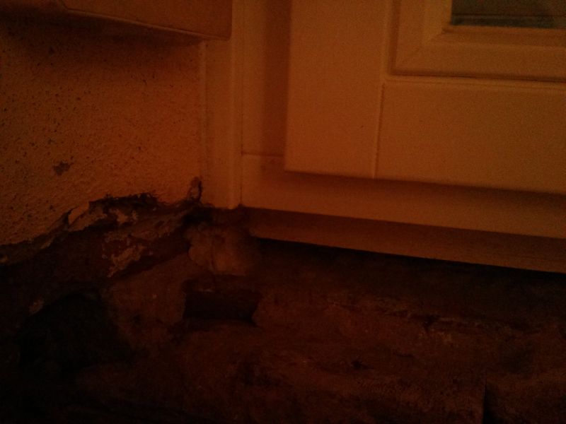 BAU.DE / BAU-Forum: 4. Bild zu Frage "unter den Fenstern nach dem Kompriband d&auml;mmen" im BAU-Forum "Fenster und Au&szlig;ent&uuml;ren"