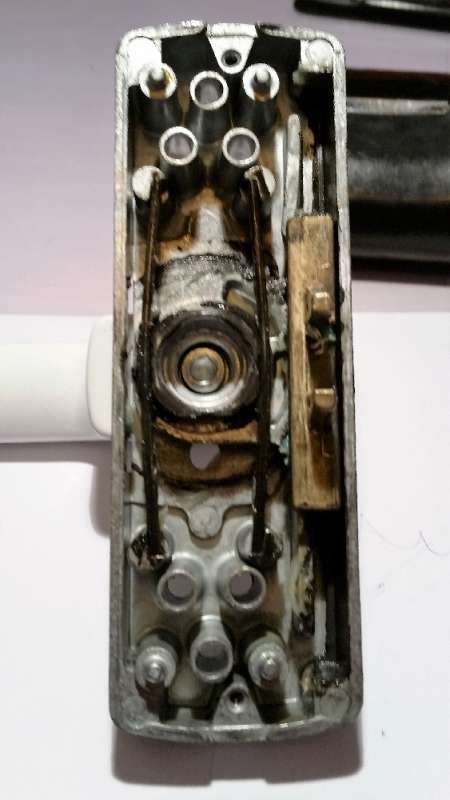 BAU.DE / BAU-Forum: 1. Bild zu Frage "Wir haben hier ein Problem mit einem Griff f&uuml;r eine Terrassent&uuml;r mit Kipp/Schiebefunktion." im BAU-Forum "Fenster und Au&szlig;ent&uuml;ren"