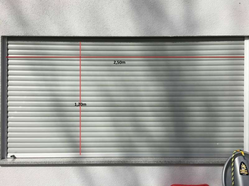 BAU.DE / BAU-Forum: 1. Bild zu Frage "Rollladen beult aus &nbsp;-&nbsp; Mangel?" im BAU-Forum "Fenster und Au&szlig;ent&uuml;ren"