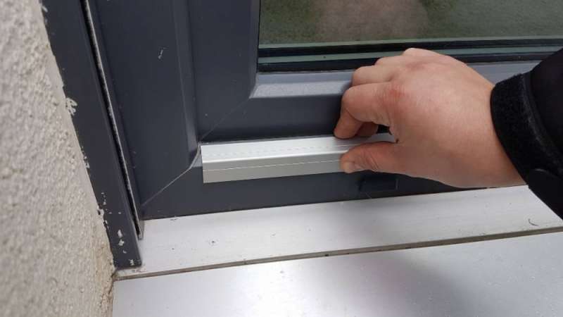 BAU.DE / BAU-Forum: 2. Bild zu Antwort "Instandsetzung?!" auf die Frage "Kunststofffenster: Gerissene Schwei&szlig;n&auml;hte an Gehrungen &ndash; Ursachen, Reparatur & Gew&auml;hrleistung?" im BAU-Forum "Fenster und Au&szlig;ent&uuml;ren"