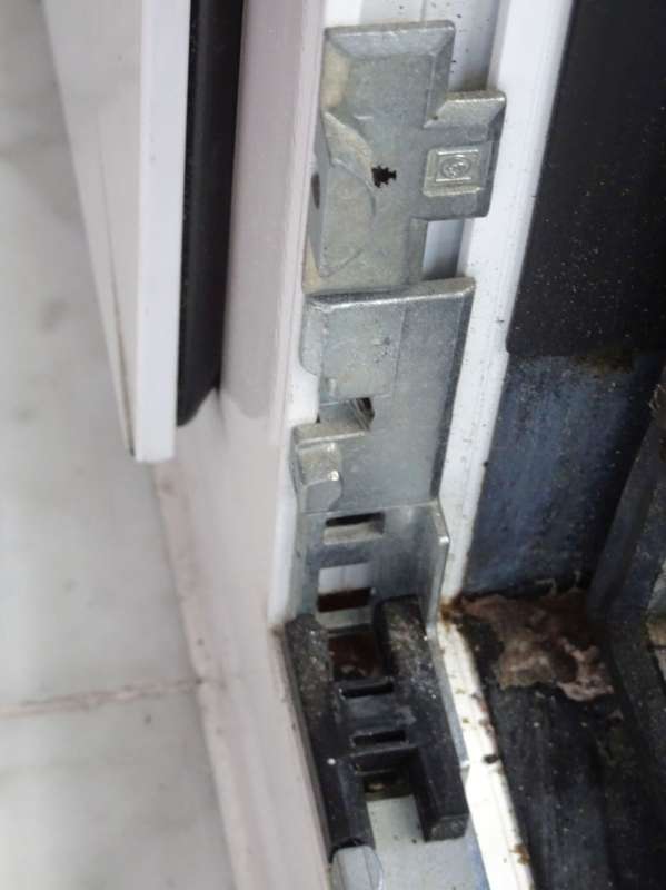 BAU.DE / BAU-Forum: 4. Bild zu Antwort "Danke f&uuml;r Antworten Hr. Tilgner. Alles, komplette..." auf die Frage "Fenster & T&uuml;ren Hersteller gesucht (Logo vorhanden): Reparatur/Ersatzteile in Frankfurt?" im BAU-Forum "Fenster und Au&szlig;ent&uuml;ren"