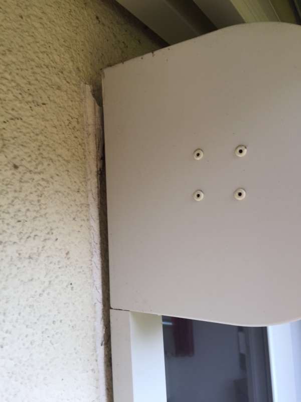 BAU.DE / BAU-Forum: 1. Bild zu Frage "L&ouml;sen der Seitenf&uuml;hrung Rollladen" im BAU-Forum "Fenster und Au&szlig;ent&uuml;ren"