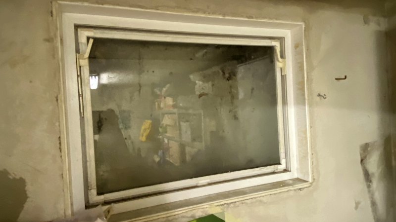 BAU.DE / BAU-Forum: 1. Bild zu Frage "Ausbau Kellerfenster" im BAU-Forum "Fenster und Au&szlig;ent&uuml;ren"