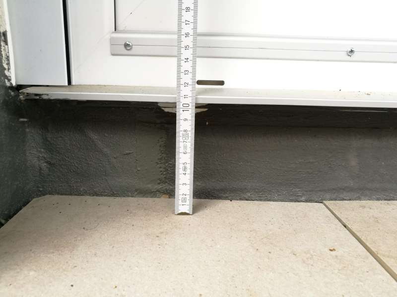 BAU.DE / BAU-Forum: 1. Bild zu Frage "T&uuml;rschwelle Terrassent&uuml;ren" im BAU-Forum "Fenster und Au&szlig;ent&uuml;ren"