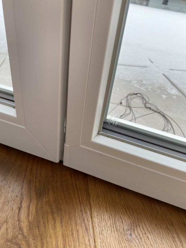 BAU.DE / BAU-Forum: 1. Bild zu Frage "Balkont&uuml;r einstellen" im BAU-Forum "Fenster und Au&szlig;ent&uuml;ren"